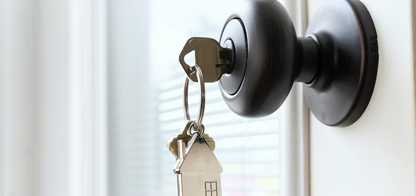 Bifold Door Knob Replacement in Tulare, California